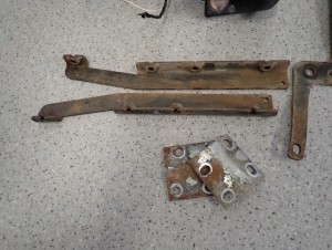 TOYOTA COROLLA VERSO 04-09 HAK HOLOWNICZY 2/10 MINIATURA