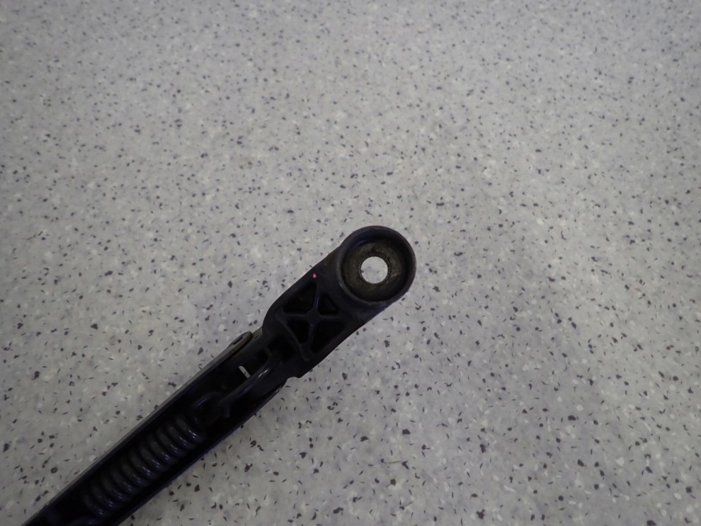 TOYOTA IQ 08-12 RAMIE WYCIERACZKI PRZEDNIE LEWE 6/6