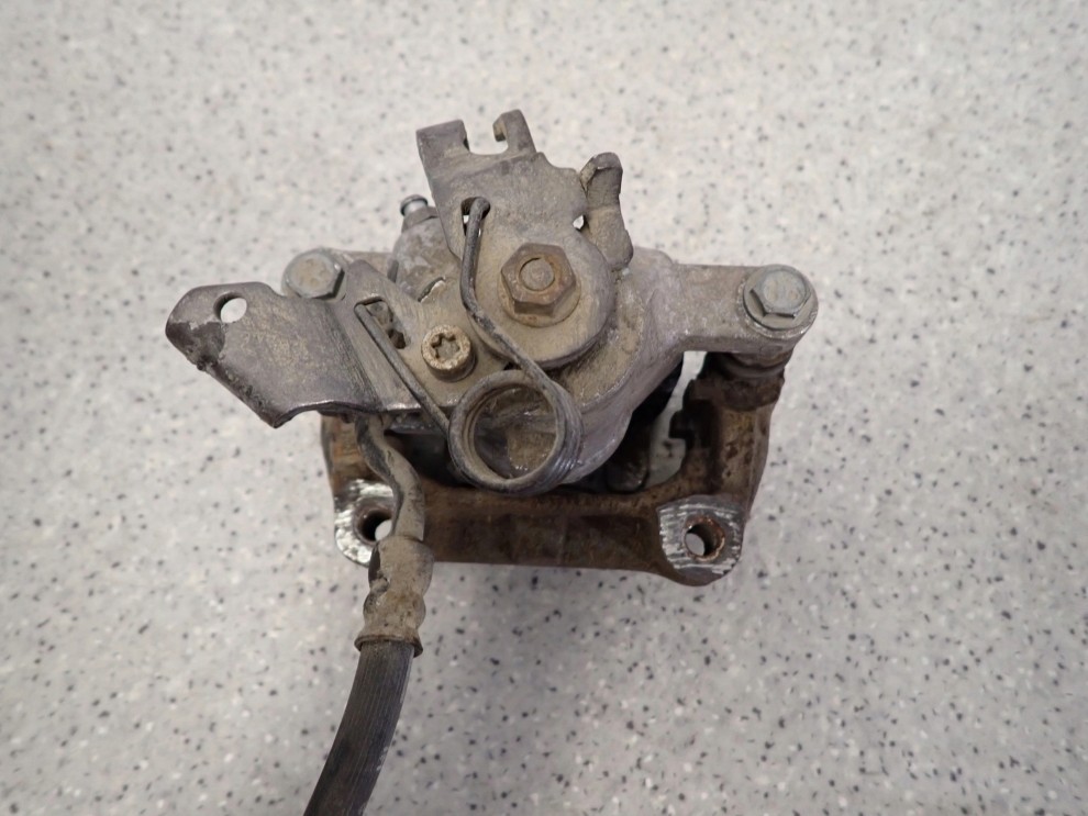 HYUNDAI IX20 KIA VENGA 09- ZACISK TYLNY PRAWY 4/7