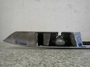 NISSAN XTRAIL T30 01- LISTWA KLAPY TYLNEJ LAMPKI TABLICY 9/10 MINIATURA