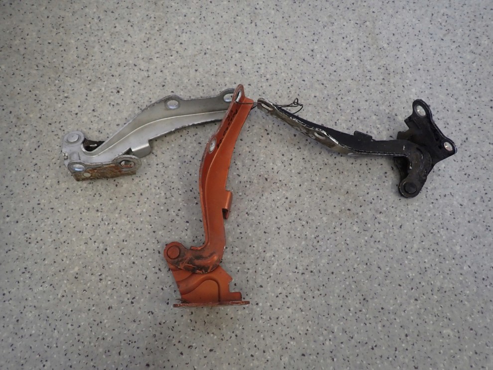 KIA PICANTO 04-11 ZAWIAS MASKI LEWY 3/3