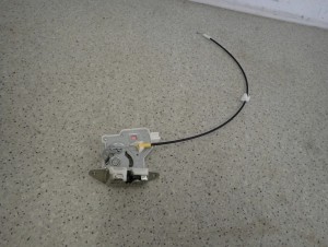 SUZUKI CELERIO 14-19 ZAMEK TYLNEJ KLAPY 4/7 MINIATURA