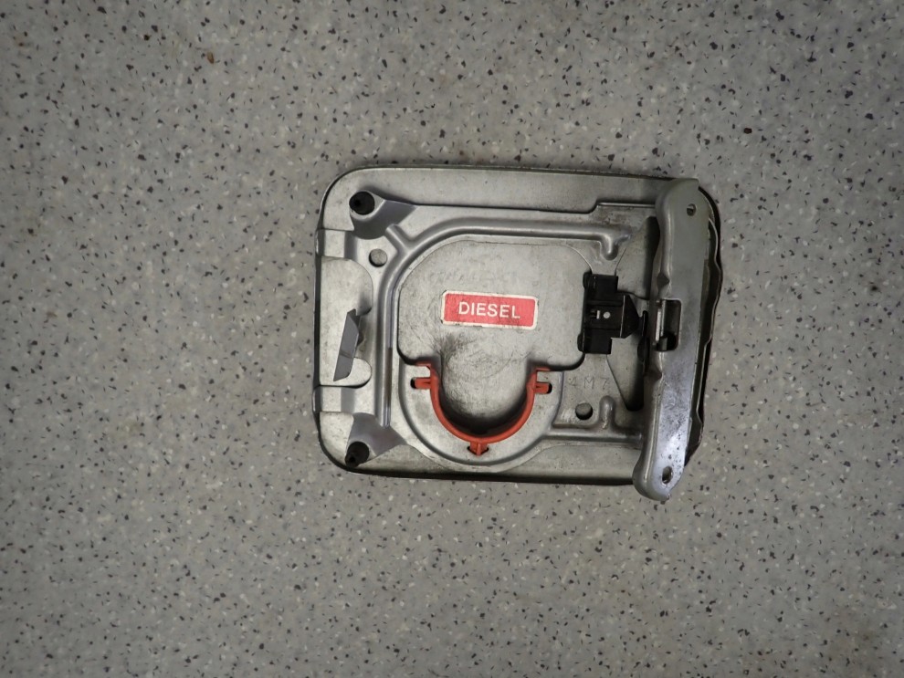 NISSAN ALMERA N16 00-06 KLAPKA WLEWU PALIWA KY0 5/6