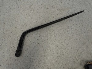 TOYOTA YARIS I JP 99-05 RAMIE WYCIERACZKI TYLNEJ 4/4 MINIATURA