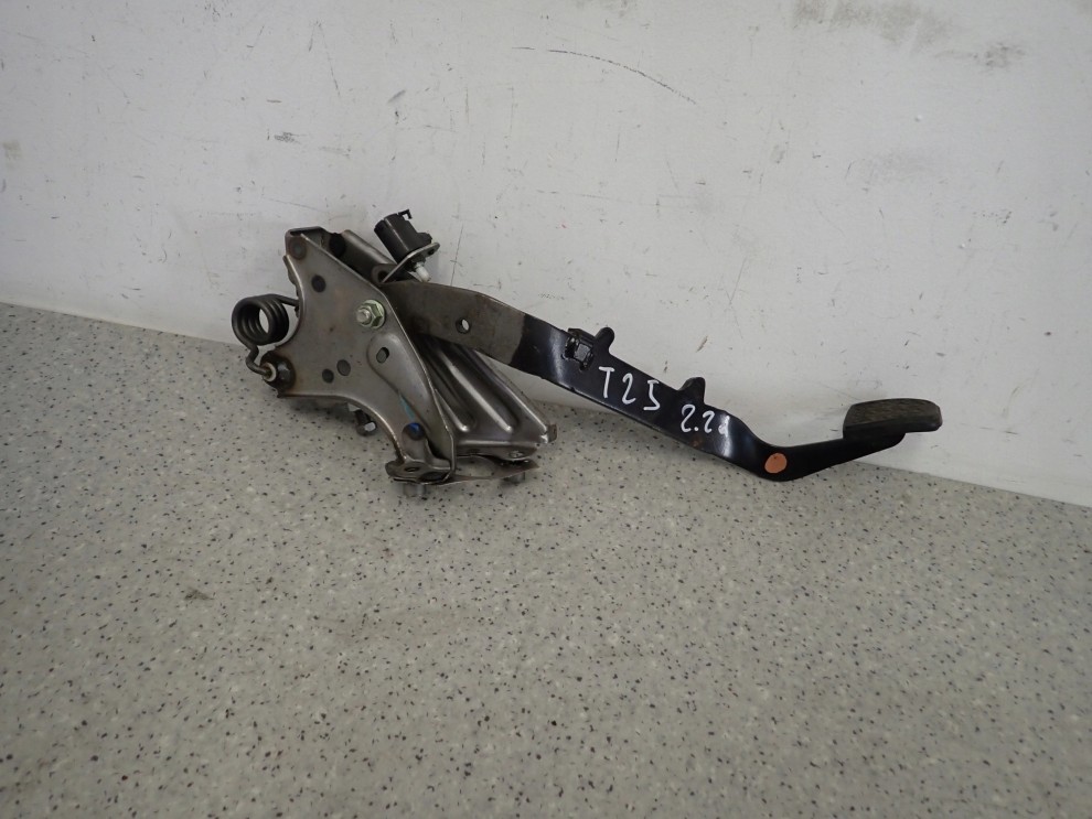 TOYOTA AVENSIS T25 03-07 PEDAŁ SPRZĘGŁA 1/9