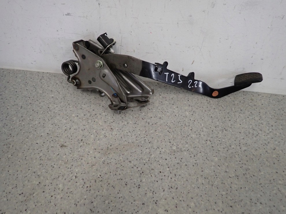 TOYOTA AVENSIS T25 03-07 PEDAŁ SPRZĘGŁA 2/9