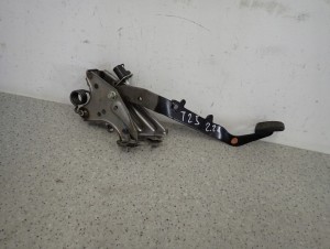 TOYOTA AVENSIS T25 03-07 PEDAŁ SPRZĘGŁA