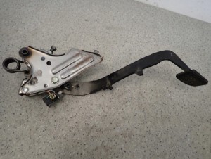 TOYOTA AVENSIS T25 03-07 PEDAŁ SPRZĘGŁA 5/9 MINIATURA