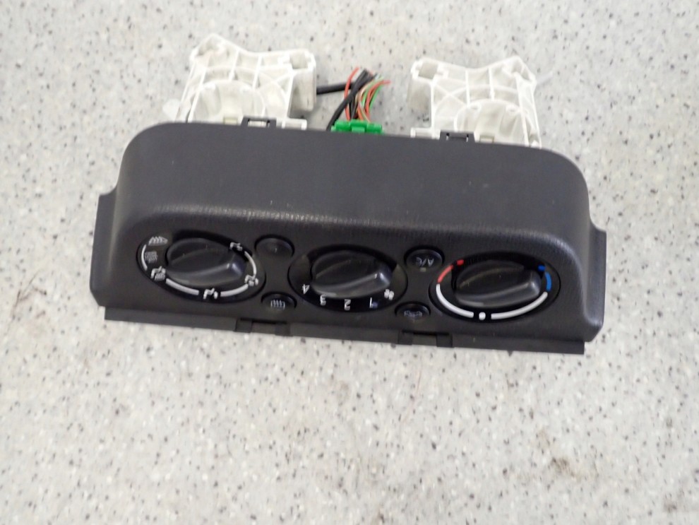 SUZUKI SWIFT MK6 05- 09 PANEL NAWIEWU KLIMATYZACJI 3/6