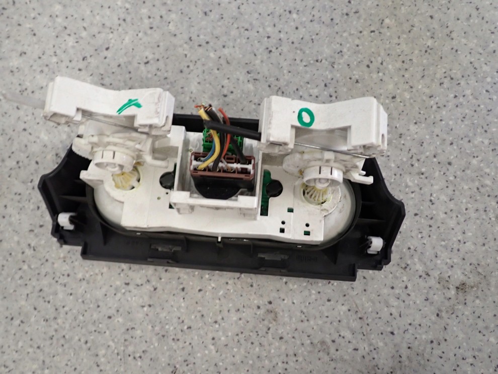 SUZUKI SWIFT MK6 05- 09 PANEL NAWIEWU KLIMATYZACJI 5/6