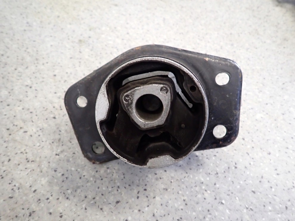 MITSUBISHI COLT 04-12 1.1 BENZYNA PODUSZKA SILNIKA LEWA 4/6