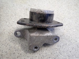 MITSUBISHI COLT 04-12 1.1 BENZYNA PODUSZKA SILNIKA LEWA 3/6 MINIATURA