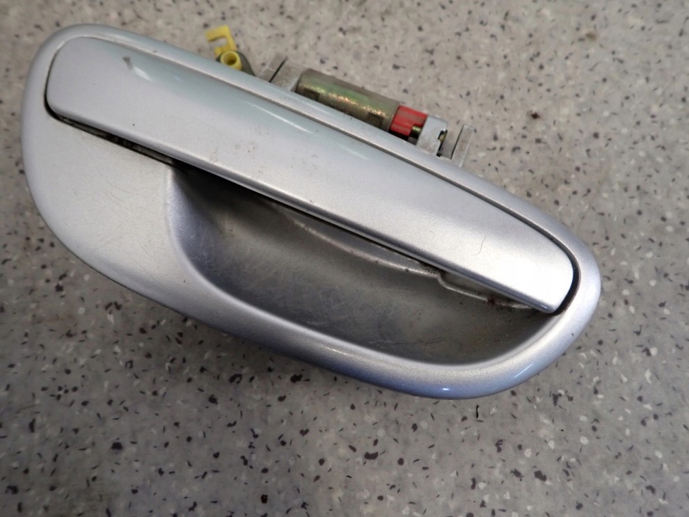 SUBARU LEGACY OUTBACK 03- KLAMKA PRZEDNIA PRAWA 3/5