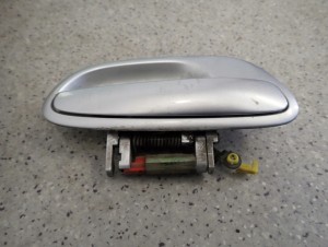 SUBARU LEGACY OUTBACK 03- KLAMKA PRZEDNIA PRAWA 4/5 MINIATURA