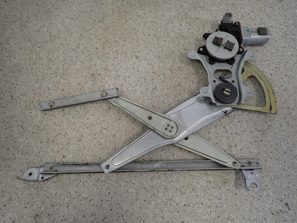 SUBARU LEGACY OUTBACK 03-06 PODNOŚNIK SZYBY PRZEDNI PRAWY 2/3