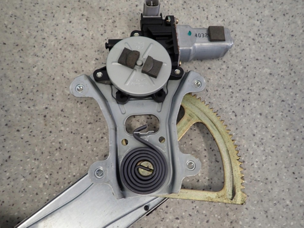 SUBARU LEGACY OUTBACK 03-06 PODNOŚNIK SZYBY PRZEDNI PRAWY 3/3