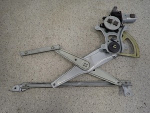 SUBARU LEGACY OUTBACK 03-06 PODNOŚNIK SZYBY PRZEDNI PRAWY 2/3 MINIATURA