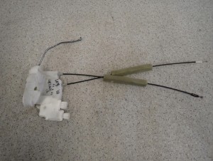 SUBARU LEGACY OUTBACK 03-06 ZAMEK PRZEDNI PRAWY