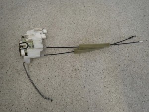 SUBARU LEGACY OUTBACK 03-06 ZAMEK PRZEDNI PRAWY 5/7 MINIATURA