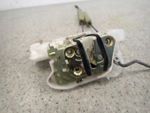 SUBARU LEGACY OUTBACK 03-06 ZAMEK PRZEDNI PRAWY 7/7 MINIATURA