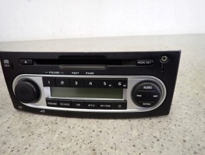 MITSUBISHI COLT 09-12 RADIO FABRYCZNE RADIOODTWARZACZ 3/7 MINIATURA