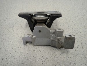 NISSAN NOTE E11 1.6i 06-11 PODUSZKA SILNIKA PRAWA 4/5 MINIATURA