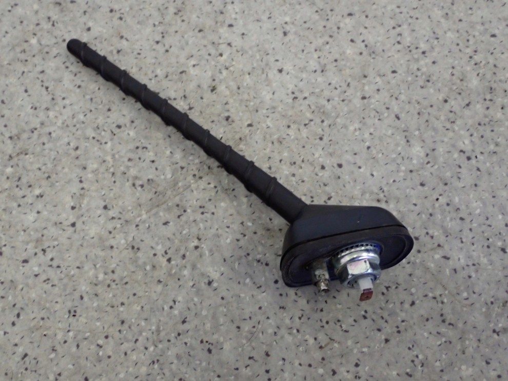 KIA CARENS III 06-11 ANTENA DACHOWA BAT PODSTAWA 3/4