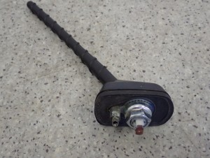 KIA CARENS III 06-11 ANTENA DACHOWA BAT PODSTAWA 4/4 MINIATURA