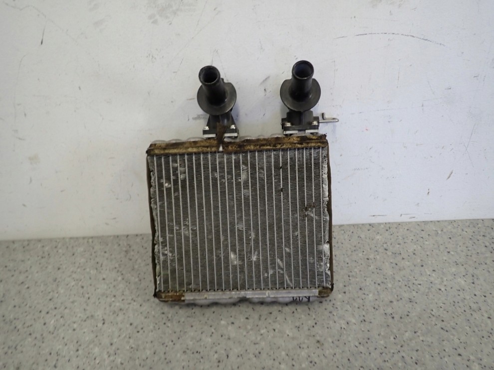 NISSAN MICRA K11 92- NAGRZEWNICA RADIATOR Z ZAWOREM 6/7