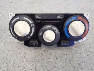 NISSAN MICRA K12 02-05 PANEL STEROWANIA NAWIEWEM 5/9 MINIATURA