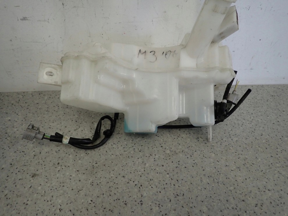 MAZDA 3 BK MAZDA 5 CR 03- ZBIORNICZEK PŁYNU DO SPRYSKIWACZY POMPKI 6/8