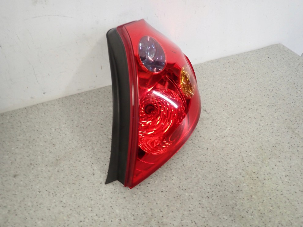 KIA CEED HATCHBACK 07-09 LAMPA TYLNA PRAWA 2/7