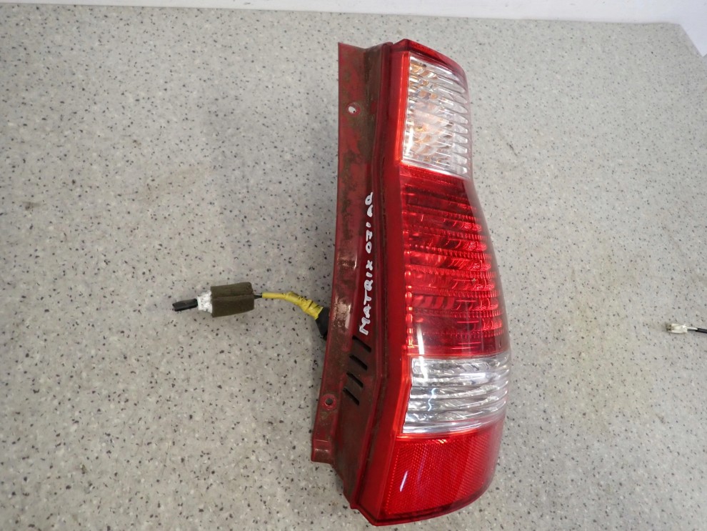 HYUNDAI MATRIX 06-10 LAMPA TYLNA PRAWA 3/7