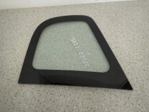 HONDA JAZZ II 02-08 SZYBA TYLNA PRAWA KAROSERYJNA 3/4 MINIATURA