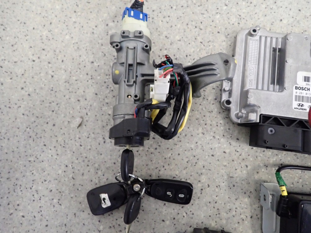 HYUNDAI TUCSON 2.0 CRDI 04-10 ZESTAW STARTOWY STACYJKA KOMPUTER 4/8