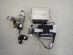 HYUNDAI TUCSON 2.0 CRDI 04-10 ZESTAW STARTOWY STACYJKA KOMPUTER 6/8 MINIATURA