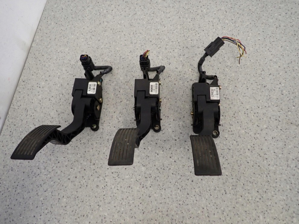 KIA RIO II CRDI 05-10 PEDAŁ GAZU 2/4