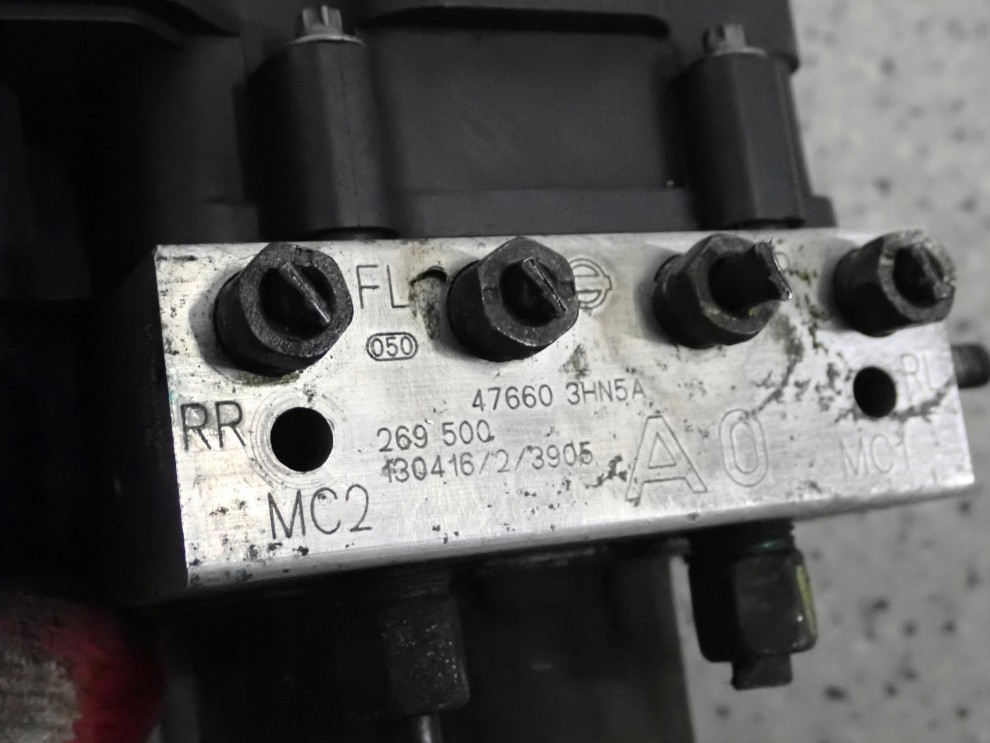 NISSAN MICRA K13 10-13 POMPA ABS STEROWNIK 2/6