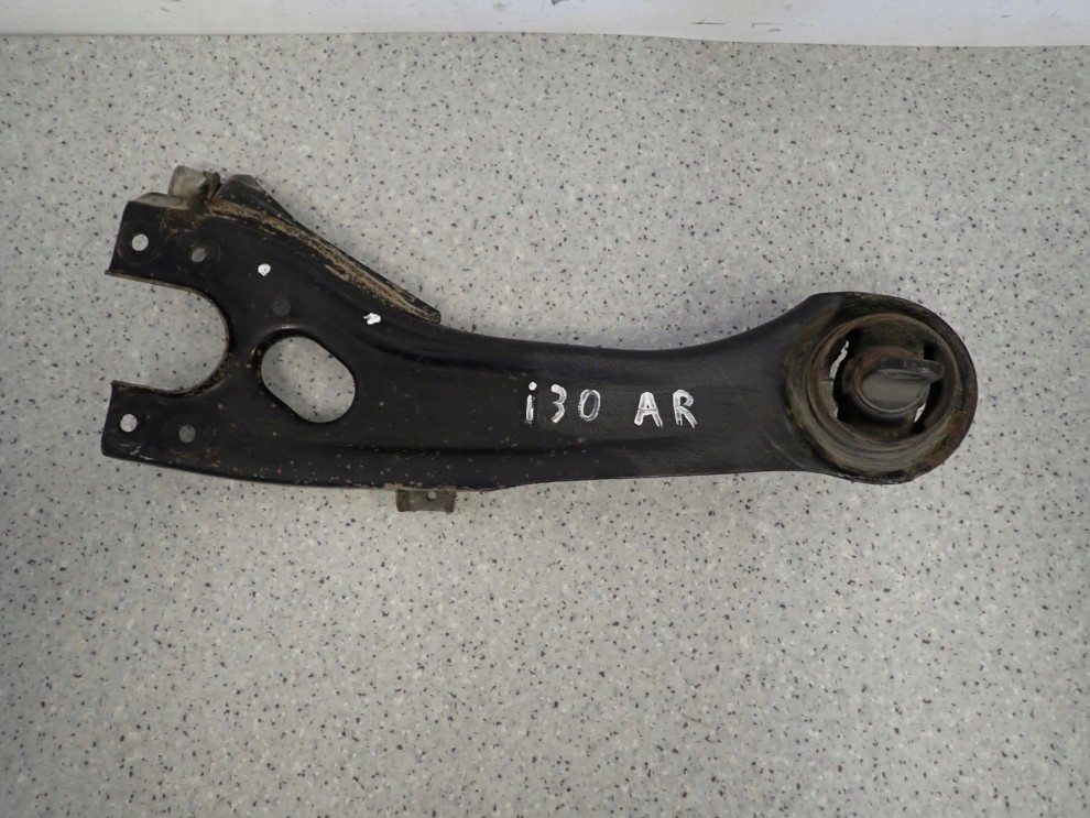HYUNDAI i30 07-12 WAHACZ TYLNY PRAWY WZDŁUŻNY 1/4