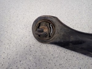 HYUNDAI i30 07-12 WAHACZ TYLNY PRAWY WZDŁUŻNY 3/4 MINIATURA