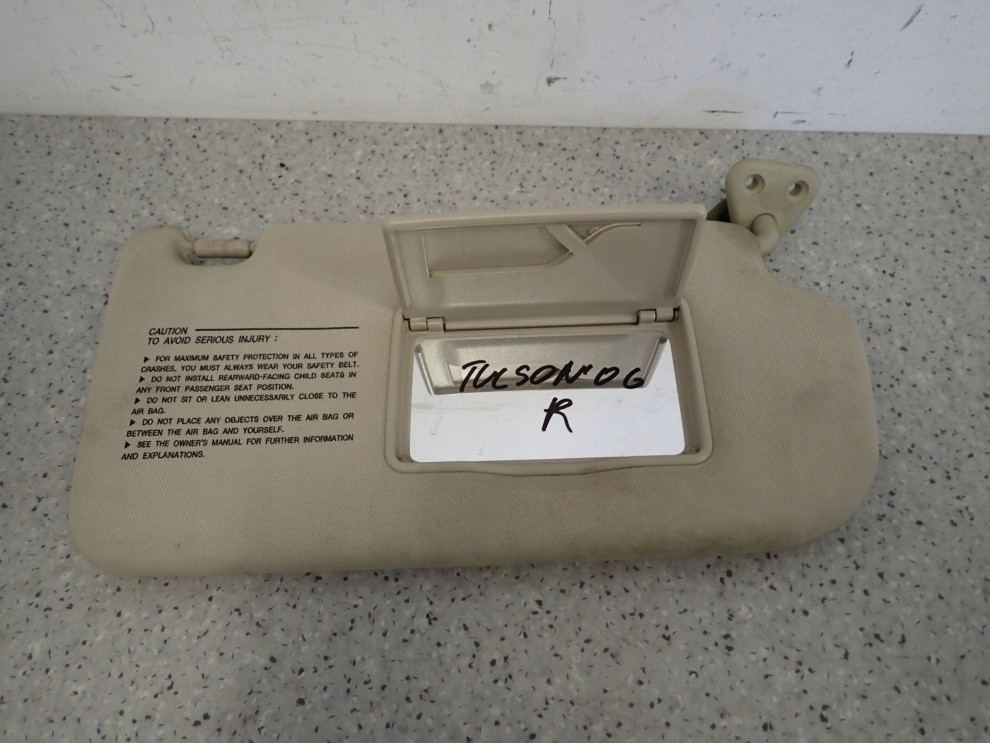 HYUNDAI TUCSON 04- DASZEK PRZECIWSŁONECZNY PRAWY 4/7