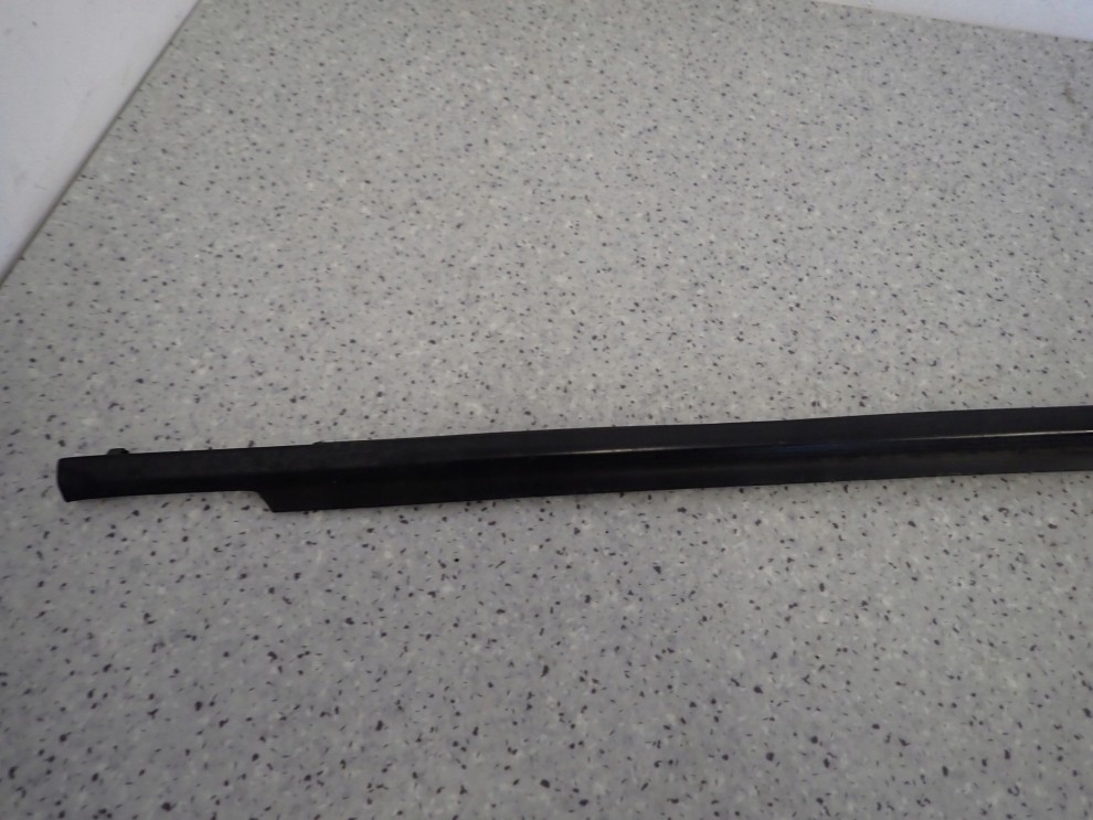 TOYOTA VERSO 09-13 LISTWA ZGARNIAJĄCA SZYBY TYLNA PRAWA 2/8