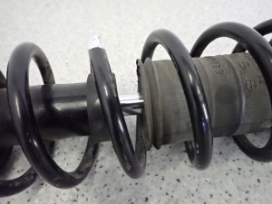 NISSAN MICRA K13 1.2i MANUAL 10- AMORTYZATOR PRZEDNI PRAWY 5/8 MINIATURA