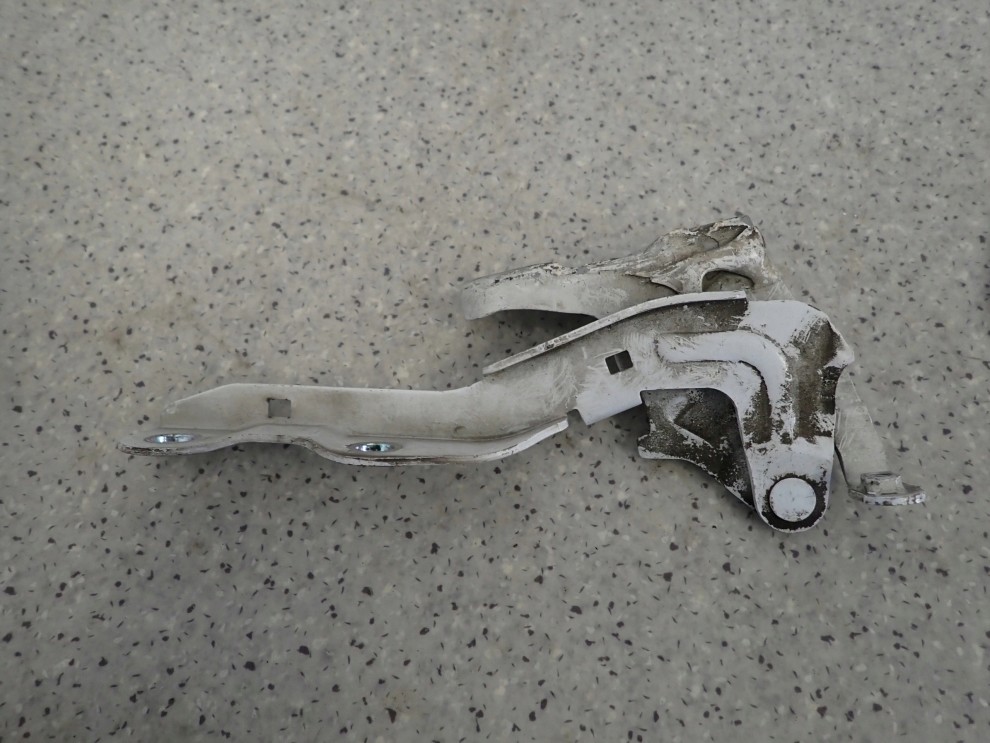 KIA CEED HATCHBACK KOMBI 07-12 ZAWIAS MASKI LEWY 2/3