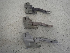 KIA CEED HATCHBACK KOMBI 07-12 ZAWIAS MASKI PRAWY