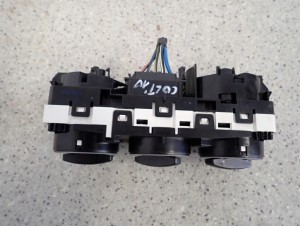 MITSUBISHI COLT 09-12 PANEL STEROWANIA NAWIEWEM 3/4 MINIATURA