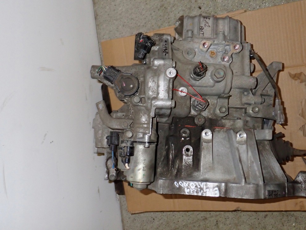 TOYOTA COROLLA E12 1.4 D4D 04- SKRZYNIA BIEGÓW PÓŁ-AUTOMAT 10/11