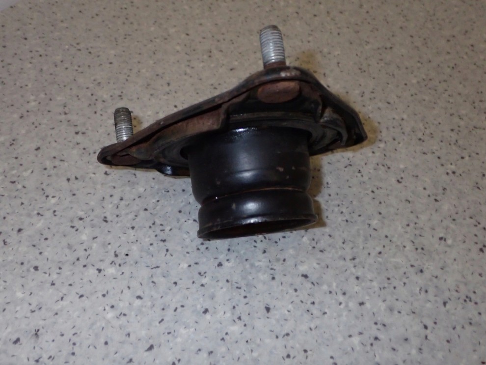 KIA CEED 06-12 MOCOWANIE GÓRNE AMORTYZATORA CZAPKA MCPHERSONA PRZÓD 2/11