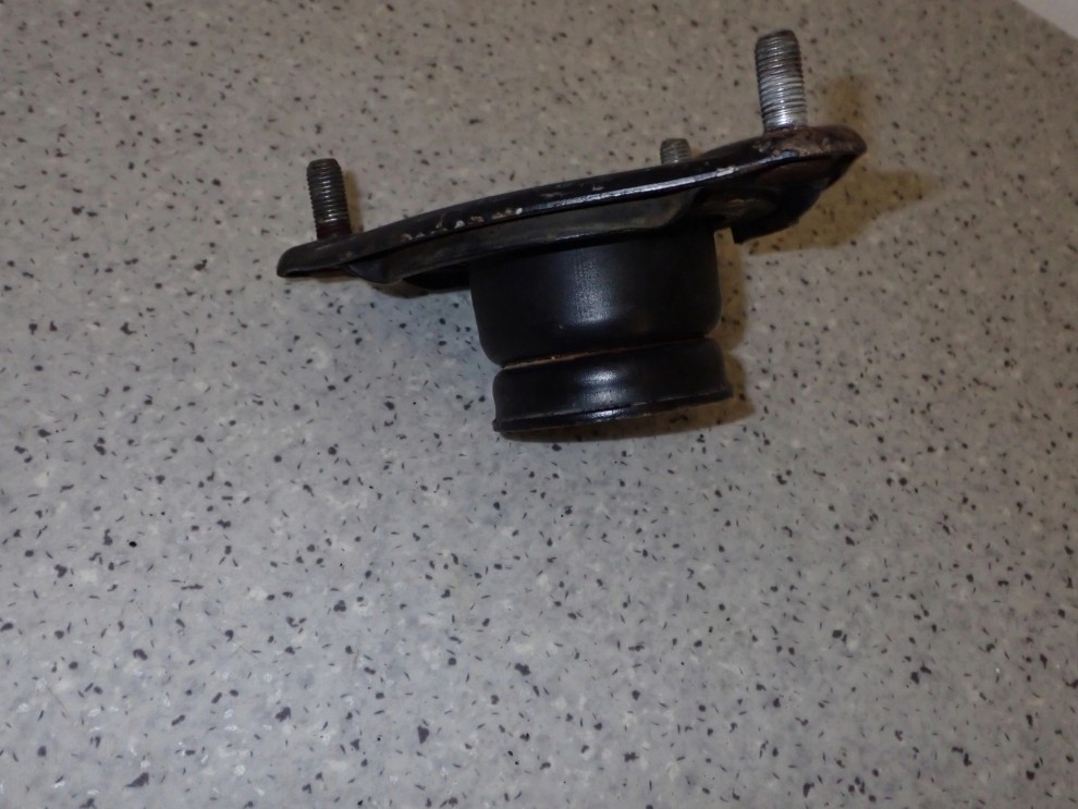 KIA CEED 06-12 MOCOWANIE GÓRNE AMORTYZATORA CZAPKA MCPHERSONA PRZÓD 8/11