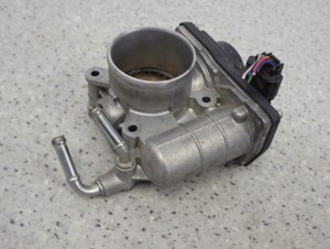 NISSAN MICRA K13 1,2i 10- PRZEPUSTNICA POWIETRZA RME50-16 6/10 MINIATURA